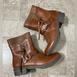 Clark’s booties leather cushion sole